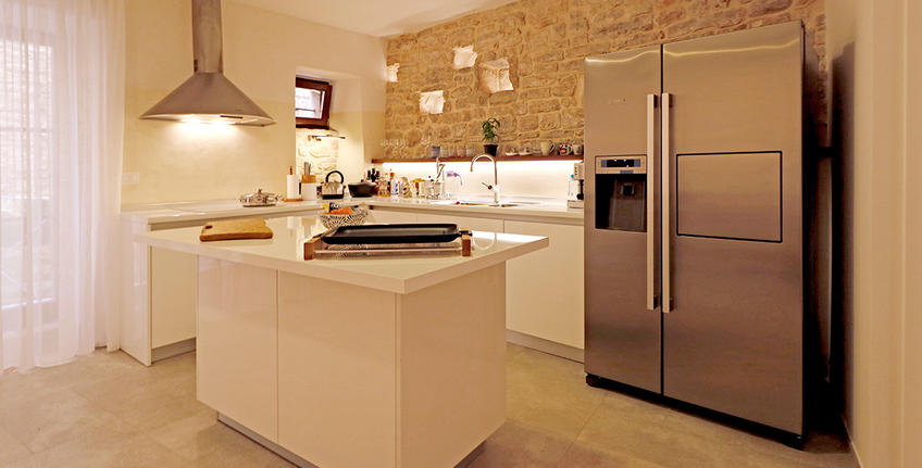 Villa Castel Bale [10]