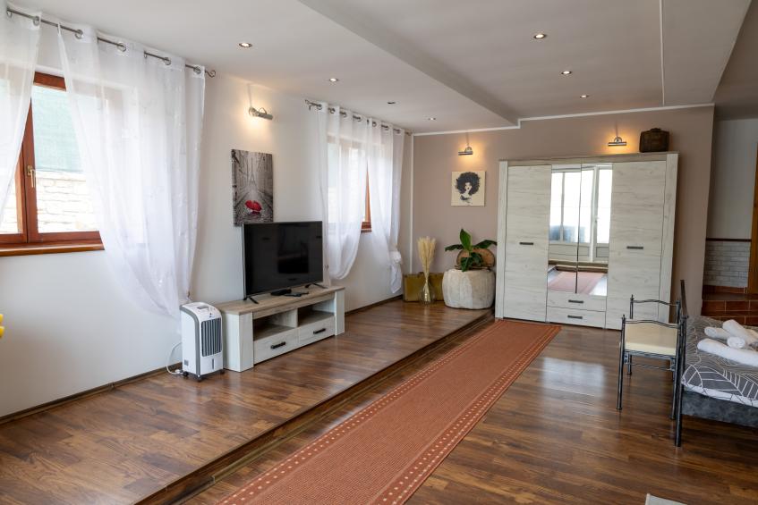 Haus Ninetta [36]