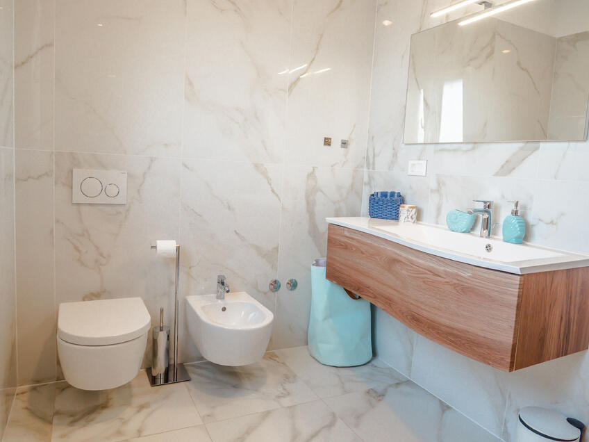 Villa Karla, Tar [8]