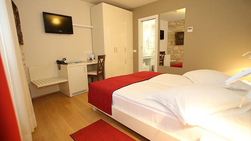 Hotel La Grisa Bale, room 203 [2]