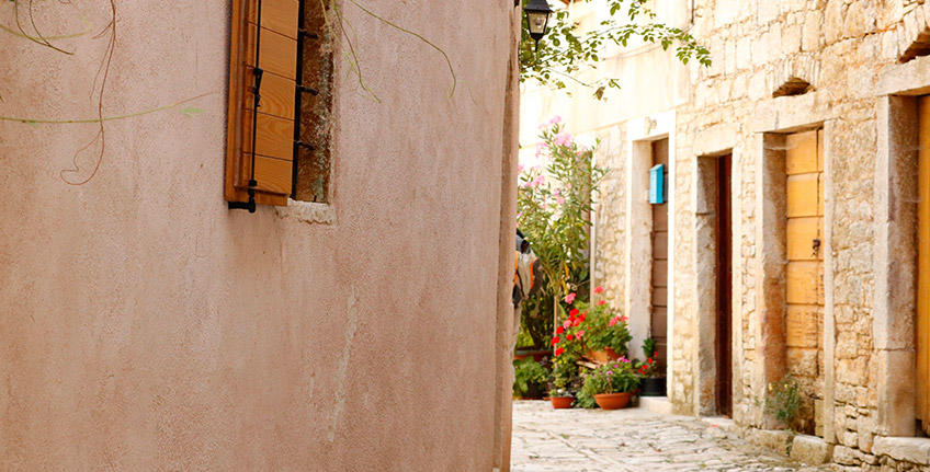 Courtyard Castel Bale - Valle [8]