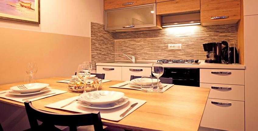 Dado apartmaj [3]