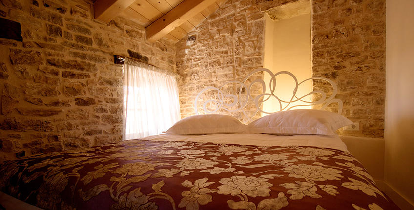 Villa Castel Bale [2]