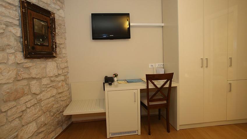 Hotel La Grisa Bale, room 203 [4]