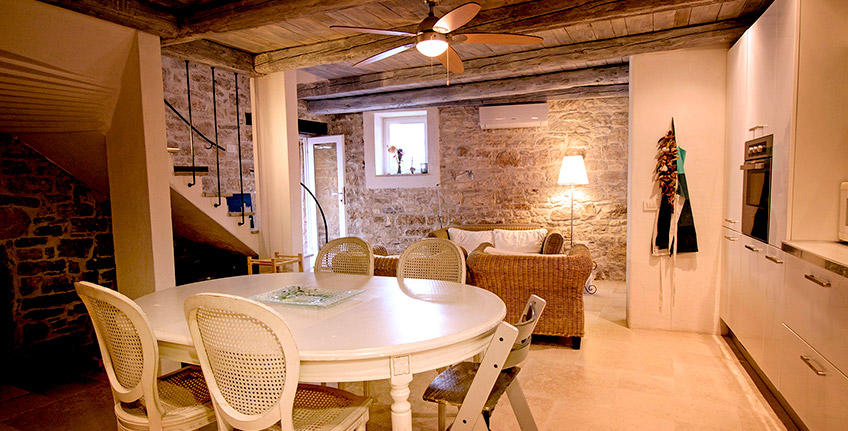 Courtyard Castel Bale - Valle [7]