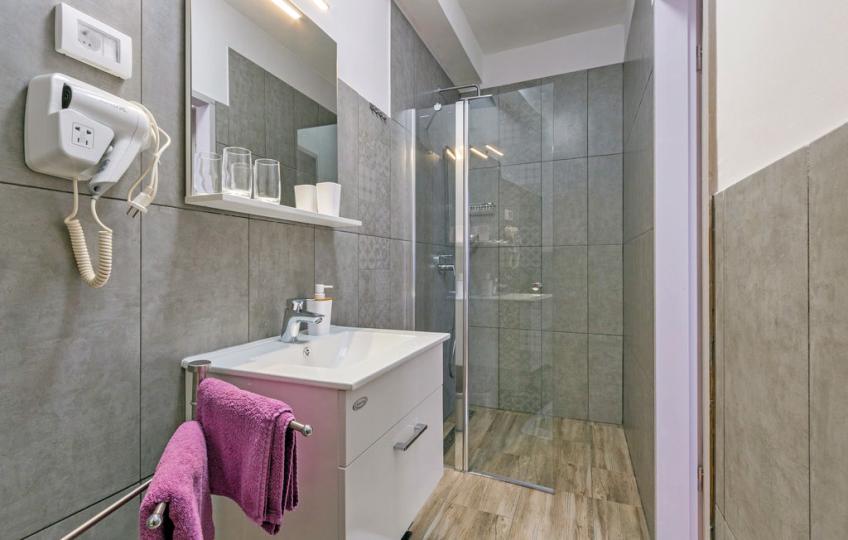Villa Tramonto, Valle [6]