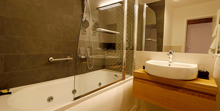 Villa Castel Bale [13]