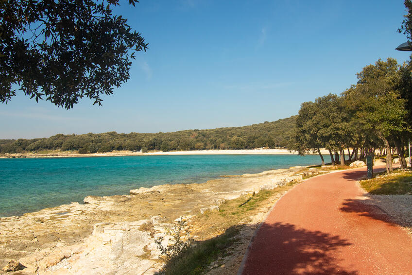 Wat maakt het strand van San Polo in Bale tot één van de beste badplaatsen in Istrië? [9]