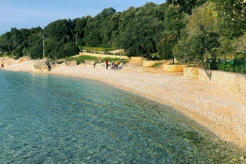 Wat maakt het strand van San Polo in Bale tot één van de beste badplaatsen in Istrië? [8]