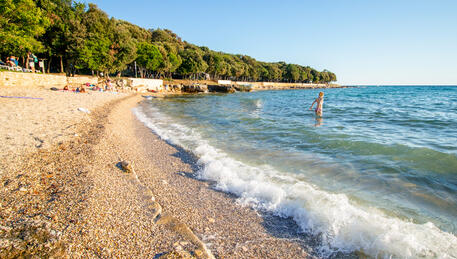What makes the beach of San Polo in Bale one of the best seaside spots in Istria?
