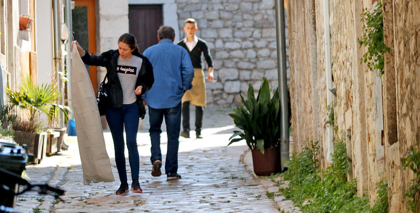 The Hitman's Wife's Bodyguard (2019) [2]