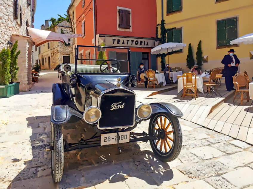 Da li kič, kaos, buka i svjetlosno onečišćenje trebaju biti zaštitni znak hrvatskog turizma? [1]