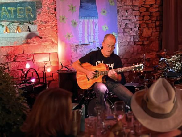 Shuffle Truffle – V živo v Kamene Priče