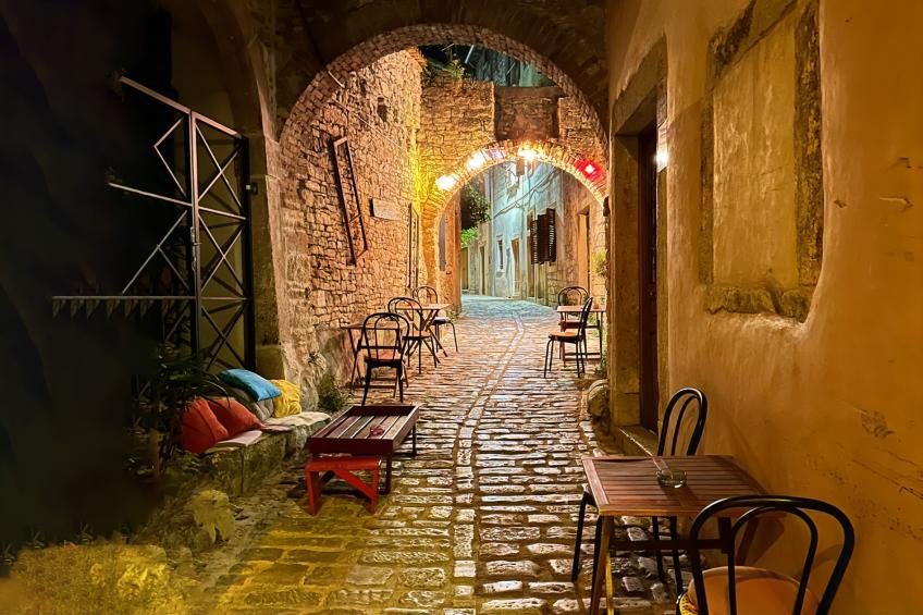 Ovaj vikend svi putevi vode u Bale: otvorenje Kamenih Priča, Pub kviz, Teranino festival, Nola