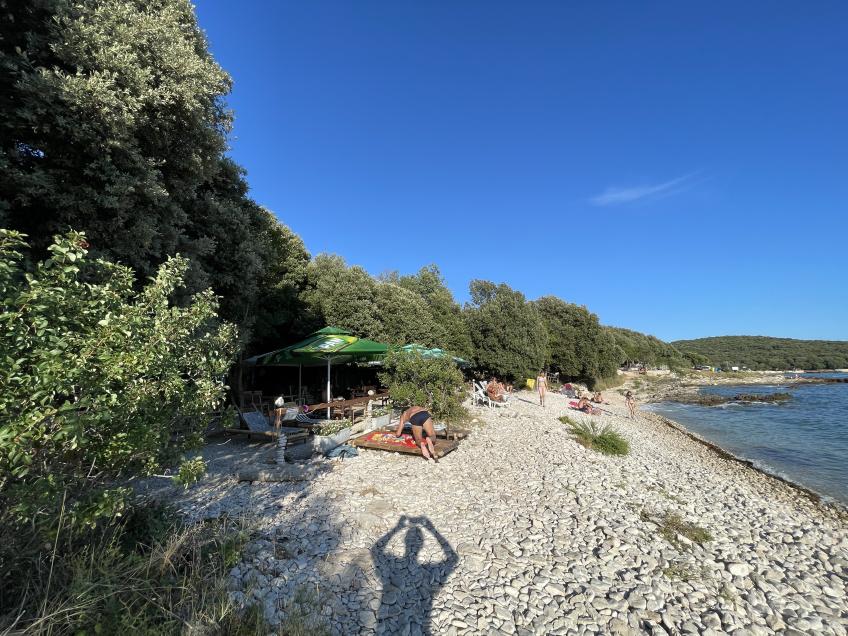 Luna Beach Bar [2]