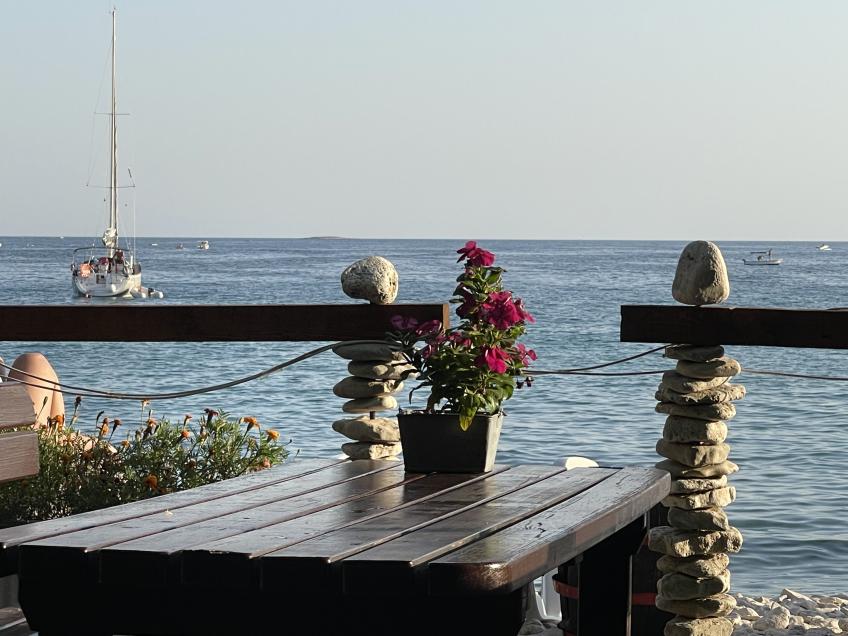 Luna Beach Bar [3]