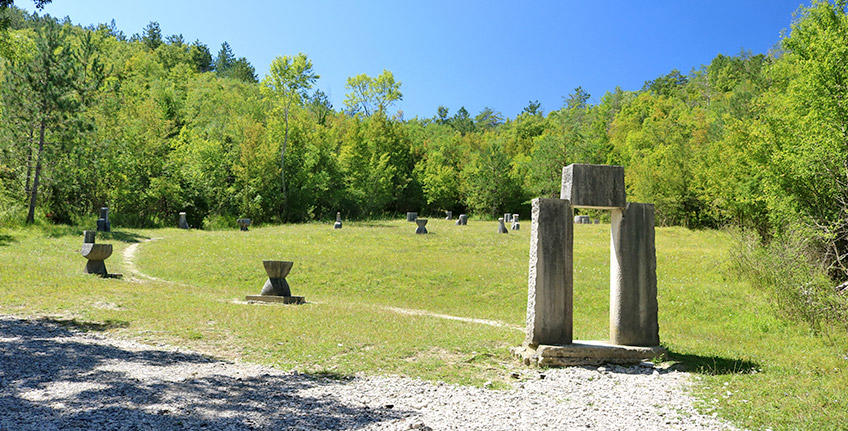 Hum – the smallest town in the world [11]