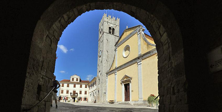 Montona [3]
