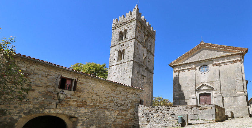 Hum – the smallest town in the world [3]